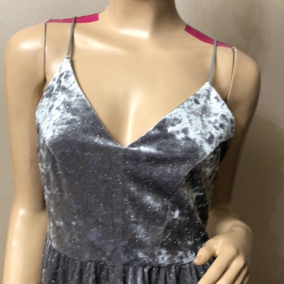 BEAUTIFUL ROSE & GRAY VELVET ROMPER WITH GLITTERS - Picture 7 of 7